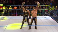 Lucha Brothers presumen los títulos en Pareja