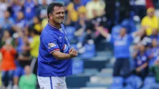 Carlos Hermosillo durante un partido de leyendas