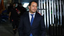 Santiago Baños en un partido del América