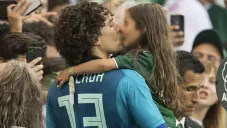 Memo Ochoa con su primogénita, Lucciana
