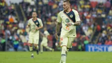 Nico durante su primer encuentro con América en el Estadio Azteca