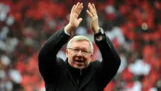Sir Alex Ferguson aplaude en un juego del Man Uts en 2013