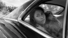 Yalitza Aparicio en una de las escenas de 'Roma'