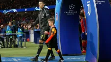 Cristiano Ronaldo sale al campo del Atlético de Madrid