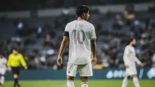 Carlos Vela durante un juego entre LAFC y Whitecaps