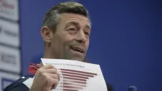 Pedro Caixinha durante su polémica conferencia de prensa