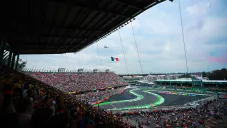Mucha gente disfruta del Gran Premio de México