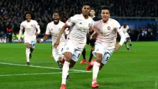 Jugadores del Manchester United celebran una anotación