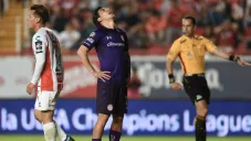 Luis Mendoza se lamenta durante juego contra Necaxa