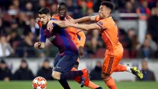 Luis Suárez aguanta jalón en juego contra Lyon