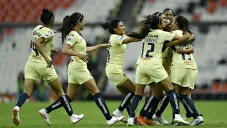 América Femenil celebra victoria en el Estadio Azteca
