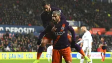 Kun celebra la anotación del triunfo en FA CUp