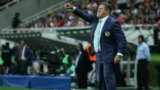 Miguel Herrera durante un partido del América