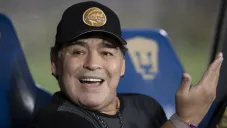 Maradona durante el juego entre Pumas y Dorados de la Copa MX