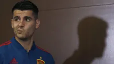 Morata gesticula en conferencia de prensa
