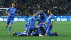 Jugadores de Italia, celebrando el gol de Barella