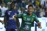 Jean Meneses festeja un gól con el León
