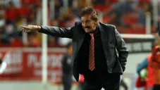 La Volpe da indicaciones a sus futbolistas