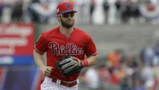 Bryce Harper durante un juego de los Philadelphia Phillies
