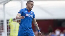 Jonathan Rodríguez se lamenta en juego de Cruz Azul