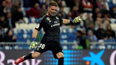 Luca Zidane despeja el balón en partido del Real Madrid