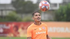 Paolo Guerrero en entrenamiento con el Internacional