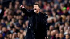 Diego Simenone dirigiendo al Atlético de Madrid