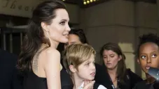 Jolie y Shiloh durante un evento