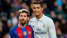 Messi y Cristiano durante un partido