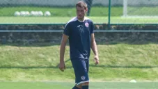 Santiago Giménez durante un entrenamiento con Cruz Azul