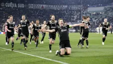 Ajax celebra una anotación frente a la Juventus