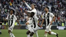 Jugadores de Juventus festejan título liguero