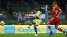 Henry Martín remata en un duelo contra Toluca