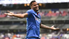 Édgar Méndez durante un partido contra Pumas