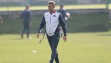 Caixinha durante el entrenamiento de Cruz Azul tras ser operado