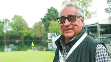 Leonardo Cuéllar sonríe durante un evento