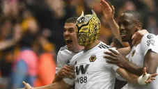 Jiménez en festejo de gol con los Wolves