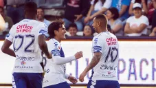 Los jugadores de Pachuca festejan su gol