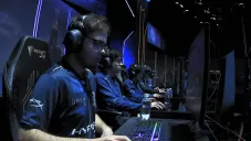 Los jugadores de Isurus Gaming, previo a una partida en el MSI