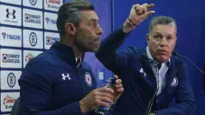 Pedro Caixinha y Ricardo Peláez en conferencia de prensa
