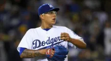 Julio Urías en un partido con los Dodgers