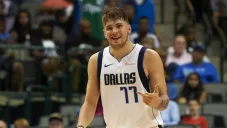Luka Doncic durante un partido de los Mavericks