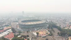 Estadio Azteca desde las alturas en plena contingencia