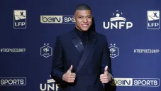 Mbappé posa a su llegada a la gala de la UNFP en París