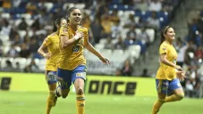 Lizbeth Ovalle celebra gol contra Rayadas