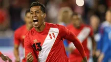 Renato Tapia durante un juego con la Selección de Perú