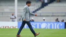 Bruno Marioni abandona cancha del Estadio Olímpico Universitario