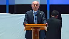 Billy Álvarez, durante un discurso