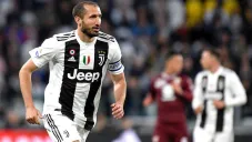 Chiellini, durante un duelo con la Juventus en Serie A