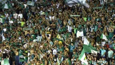 Afición de León alienta a su equipo ante América